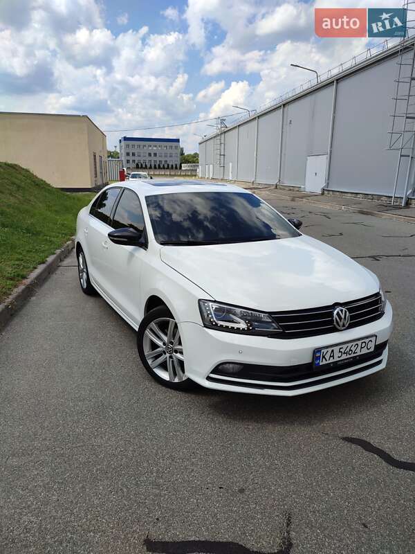 Седан Volkswagen Jetta 2015 в Борисполе