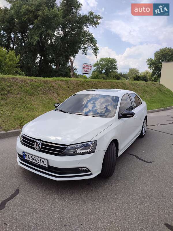 Седан Volkswagen Jetta 2015 в Борисполе