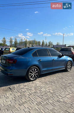 Седан Volkswagen Jetta 2016 в Киеве