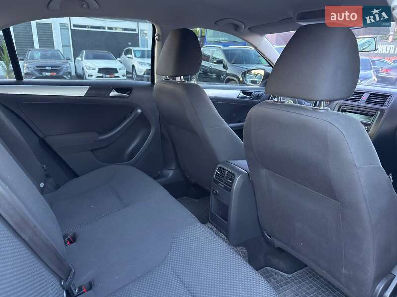 Седан Volkswagen Jetta 2012 в Харькове