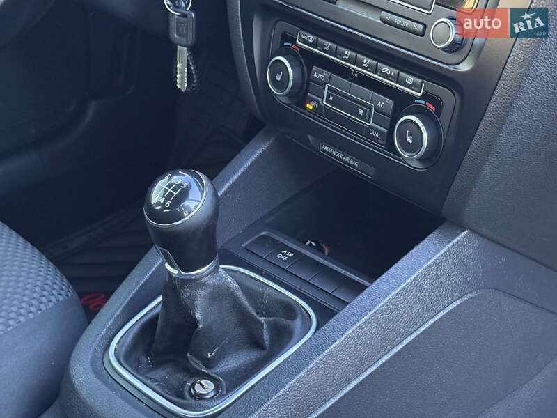 Седан Volkswagen Jetta 2012 в Харькове