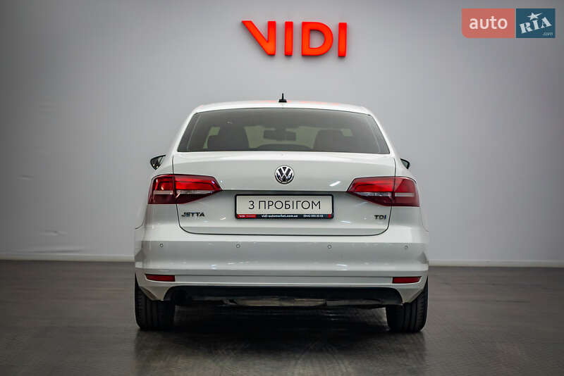 Седан Volkswagen Jetta 2016 в Киеве