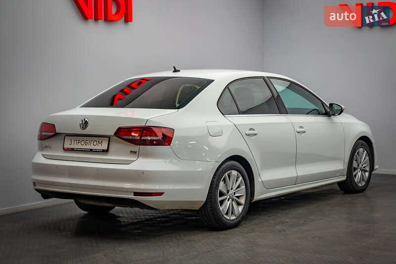 Седан Volkswagen Jetta 2016 в Киеве