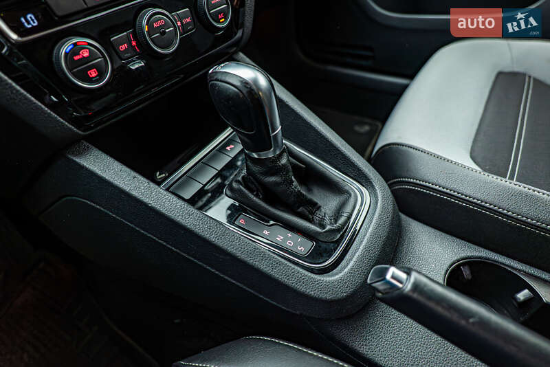 Седан Volkswagen Jetta 2016 в Киеве
