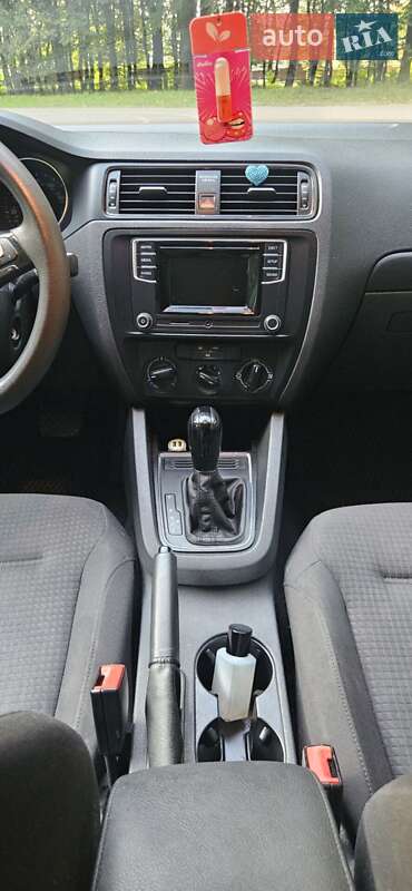 Седан Volkswagen Jetta 2016 в Львове