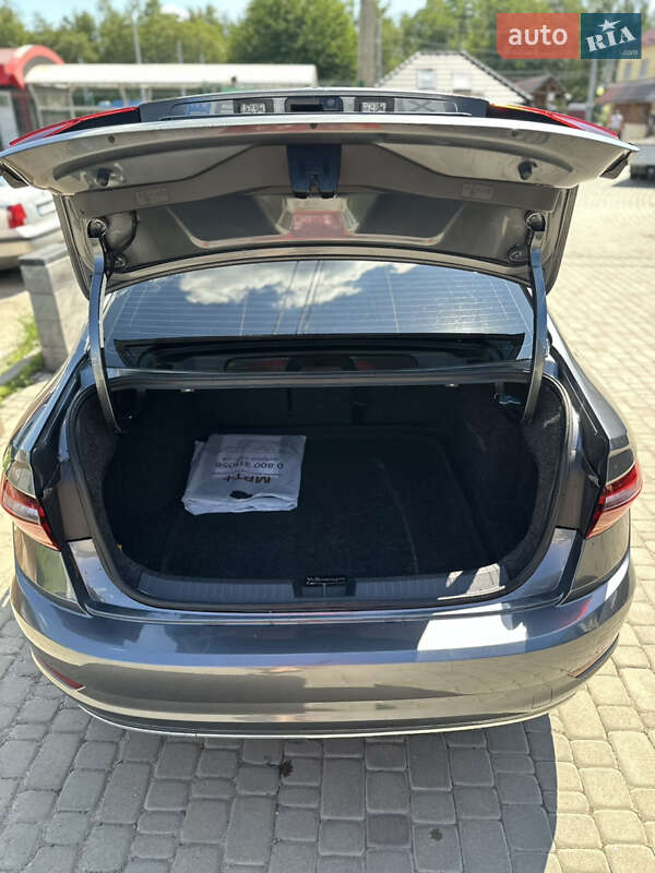 Седан Volkswagen Jetta 2018 в Рівному