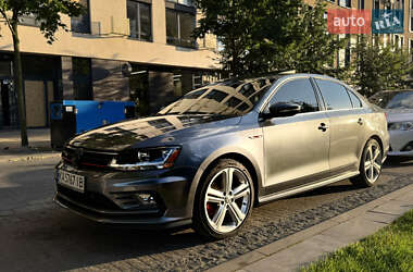 Седан Volkswagen Jetta 2017 в 