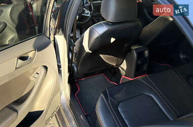 Седан Volkswagen Jetta 2017 в 