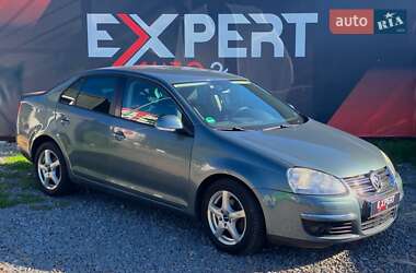 Седан Volkswagen Jetta 2009 в Львові