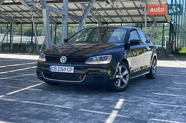 Седан Volkswagen Jetta 2013 в Львові