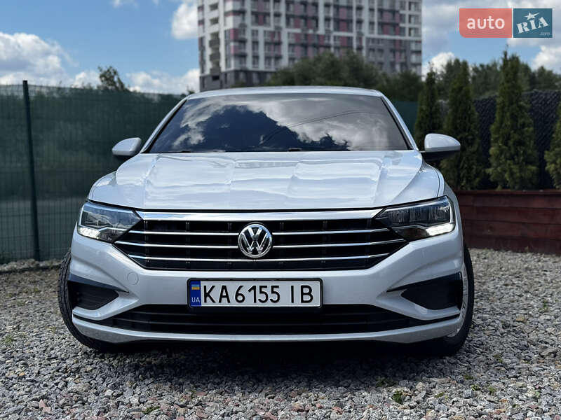 Седан Volkswagen Jetta 2018 в Киеве
