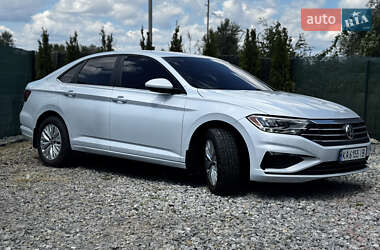 Седан Volkswagen Jetta 2018 в 