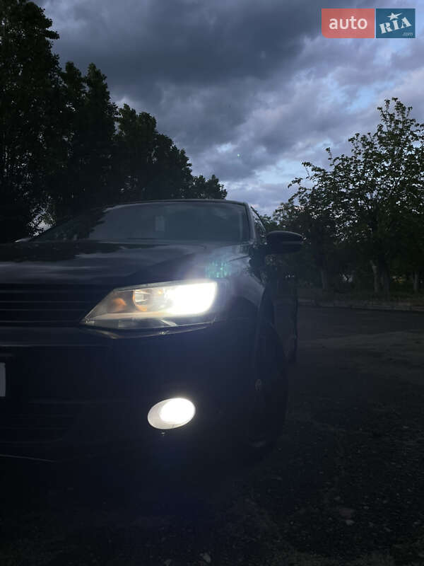 Седан Volkswagen Jetta 2012 в Николаеве