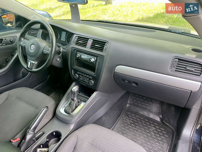 Седан Volkswagen Jetta 2012 в Николаеве