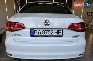 Седан Volkswagen Jetta 2014 в 
