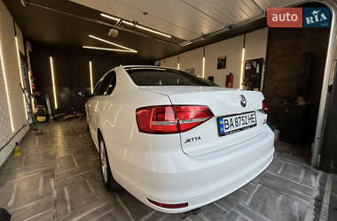 Седан Volkswagen Jetta 2014 в 