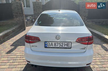 Седан Volkswagen Jetta 2014 в 