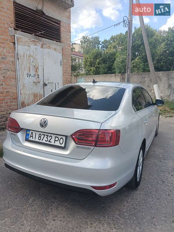 Седан Volkswagen Jetta 2013 в Сквирі