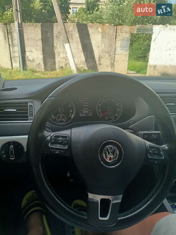 Седан Volkswagen Jetta 2013 в Сквирі
