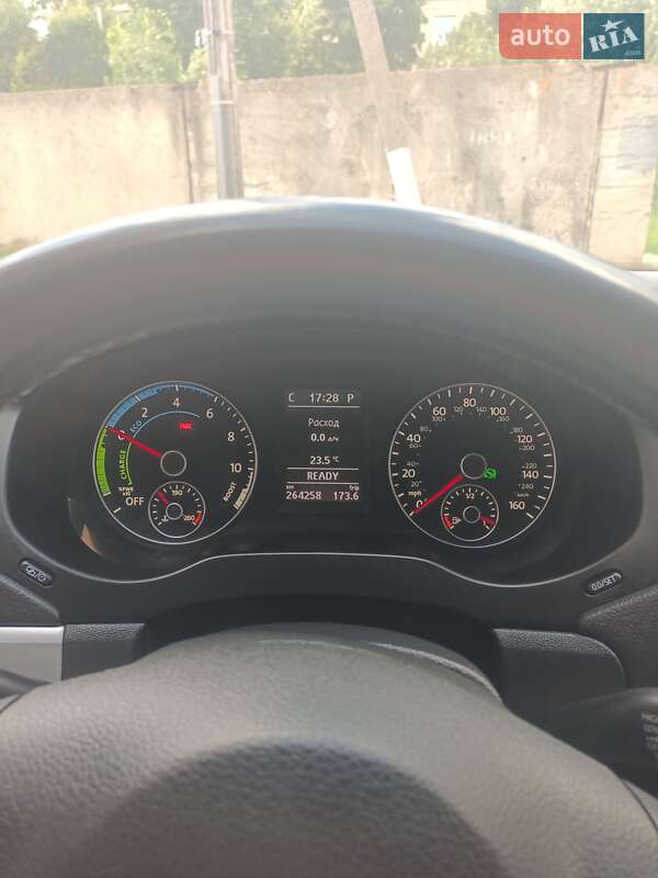 Седан Volkswagen Jetta 2013 в Сквирі