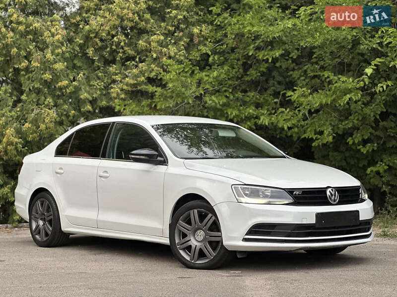 Седан Volkswagen Jetta 2016 в Києві