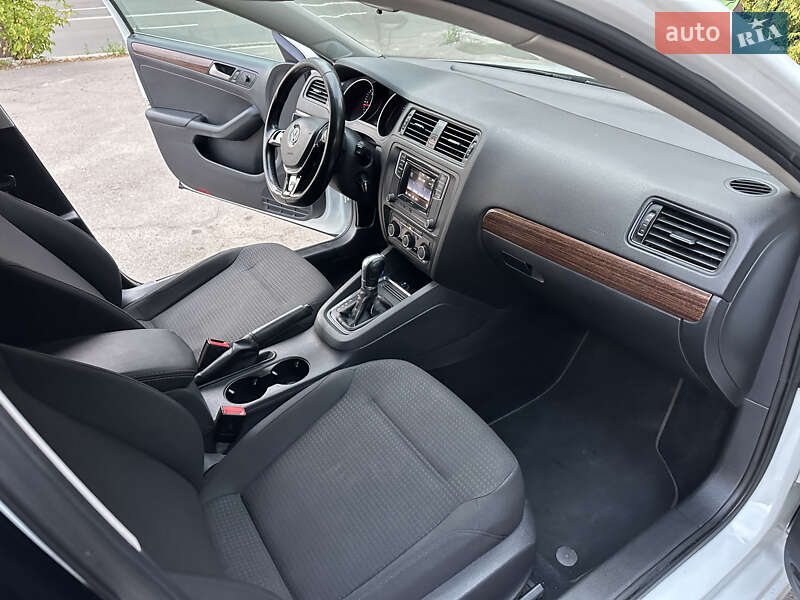 Седан Volkswagen Jetta 2016 в Києві