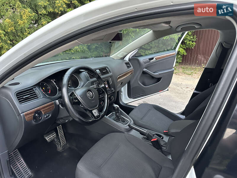 Седан Volkswagen Jetta 2016 в Києві