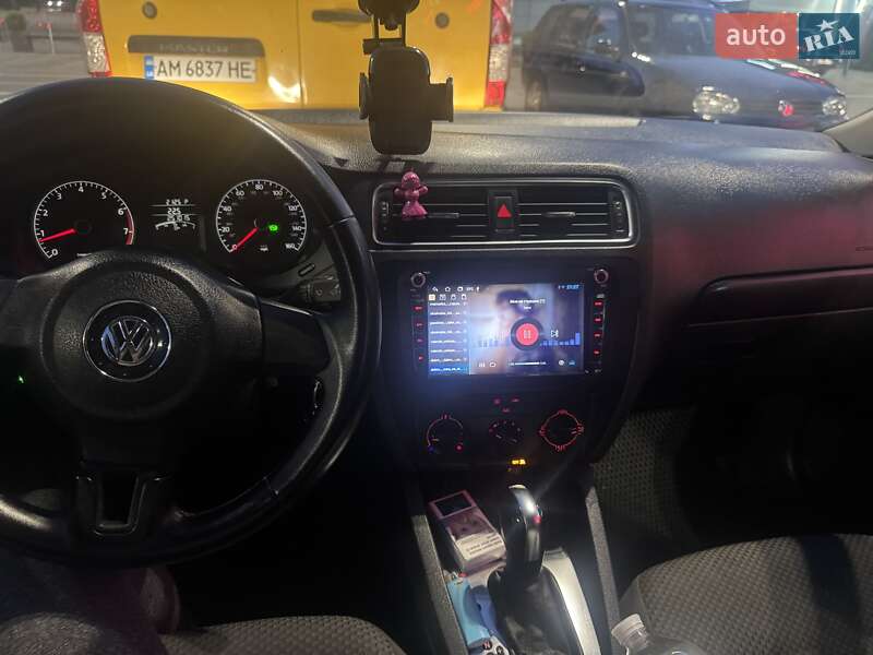 Седан Volkswagen Jetta 2013 в Житомире