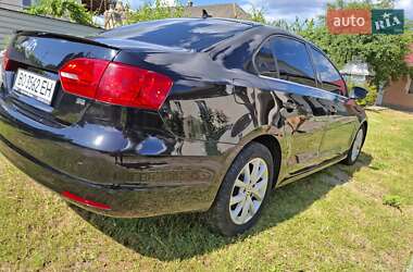 Седан Volkswagen Jetta 2014 в 