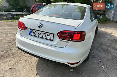 Седан Volkswagen Jetta 2013 в 