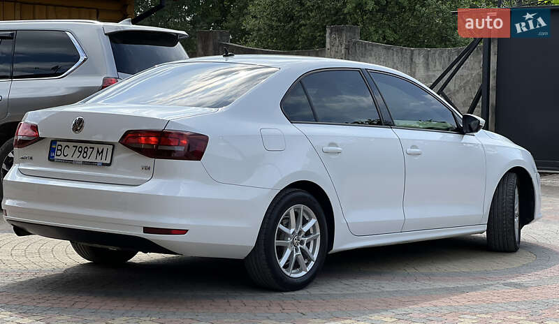 Седан Volkswagen Jetta 2016 в Стрые