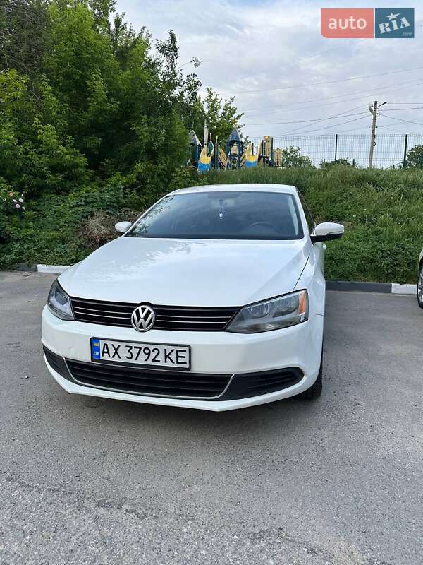 Седан Volkswagen Jetta 2013 в Харкові