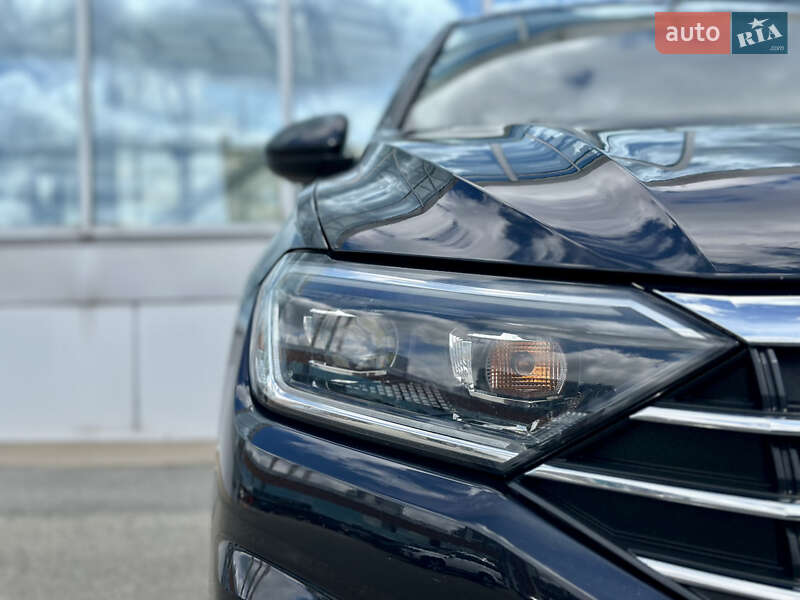 Седан Volkswagen Jetta 2019 в Києві