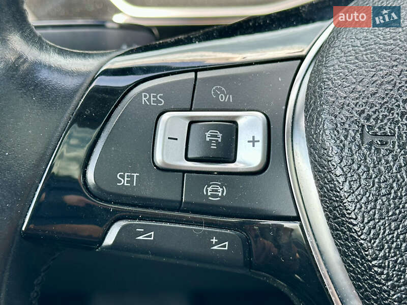 Седан Volkswagen Jetta 2019 в Києві