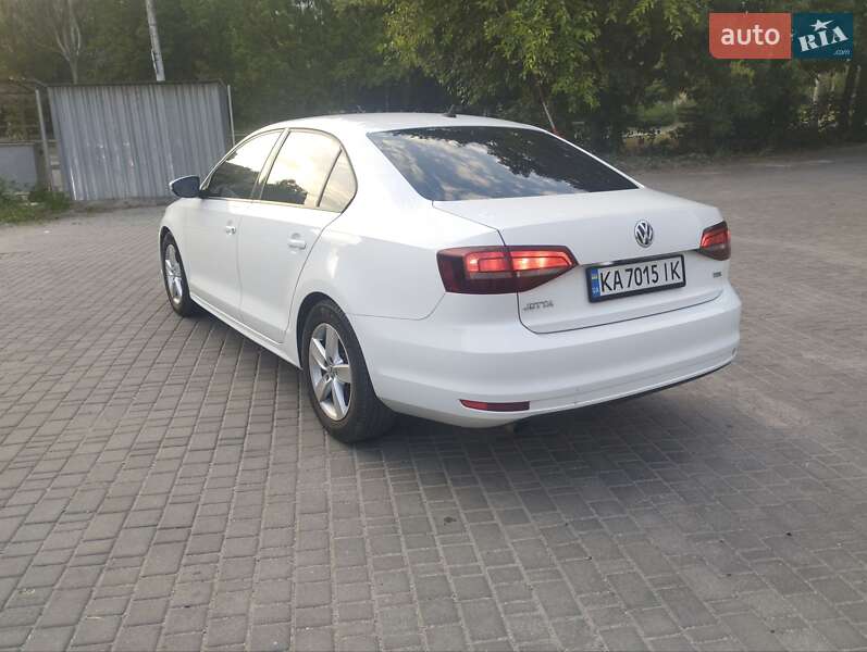 Седан Volkswagen Jetta 2016 в Запоріжжі