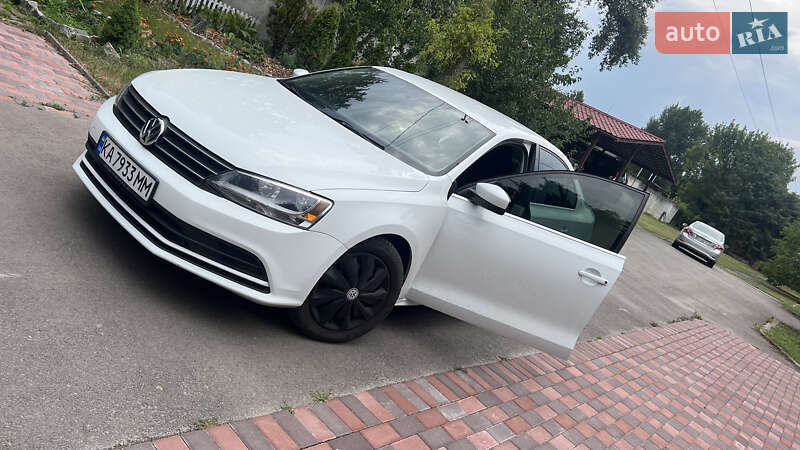 Седан Volkswagen Jetta 2016 в Киеве