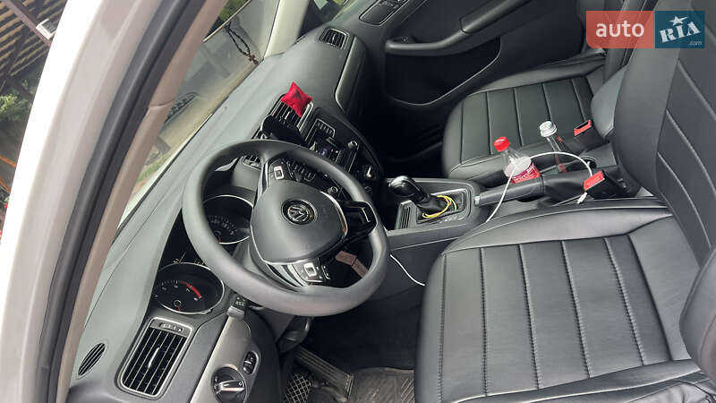 Седан Volkswagen Jetta 2016 в Киеве