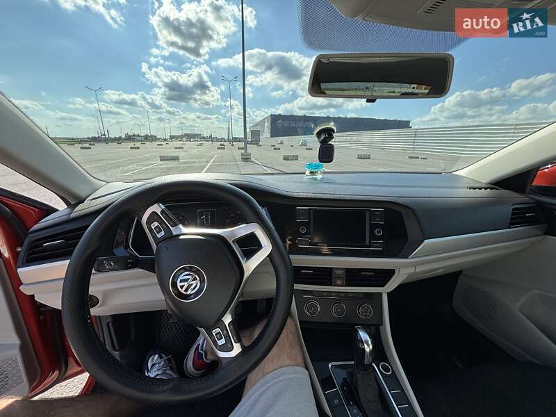 Седан Volkswagen Jetta 2019 в Львове