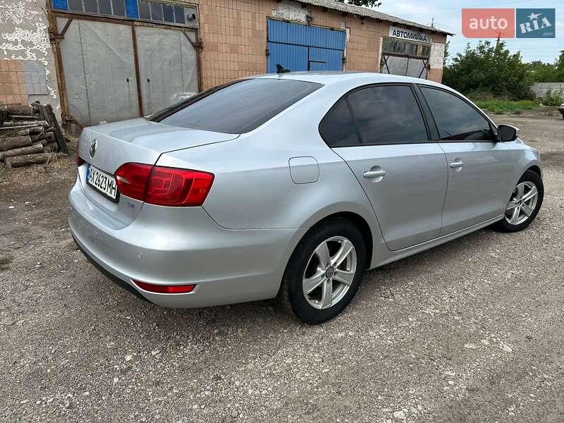 Седан Volkswagen Jetta 2014 в Сахновщине