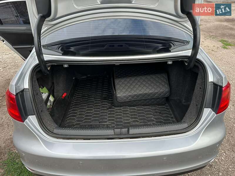 Седан Volkswagen Jetta 2014 в Сахновщине
