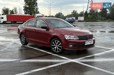 Седан Volkswagen Jetta 2016 в Киеве