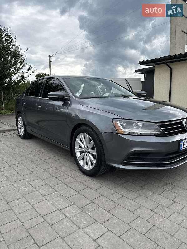 Седан Volkswagen Jetta 2017 в Львове