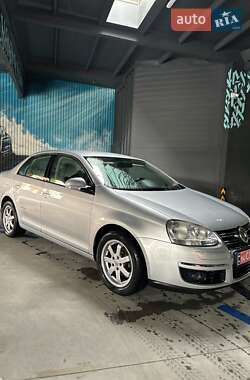 Седан Volkswagen Jetta 2008 в Самборе
