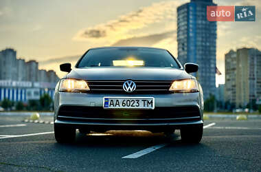Седан Volkswagen Jetta 2015 в Киеве