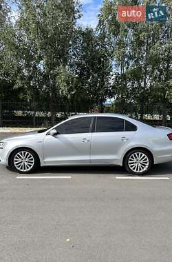 Седан Volkswagen Jetta 2013 в 