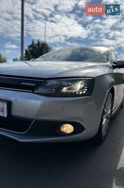 Седан Volkswagen Jetta 2013 в 
