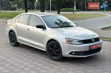 Седан Volkswagen Jetta 2011 в 