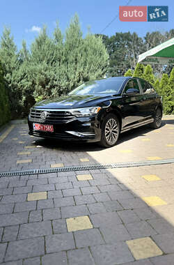 Седан Volkswagen Jetta 2020 в Львове
