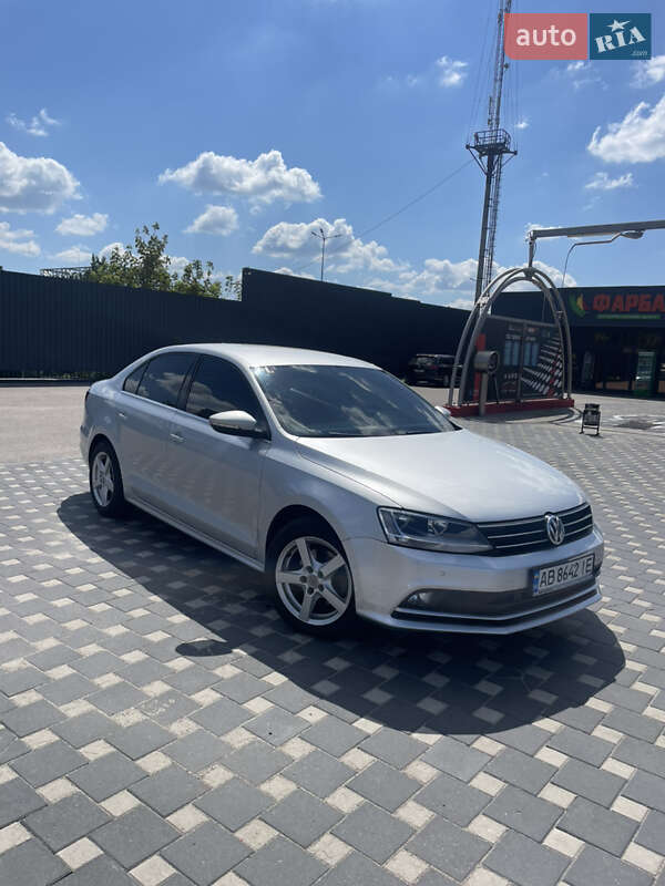Седан Volkswagen Jetta 2016 в Полтаві
