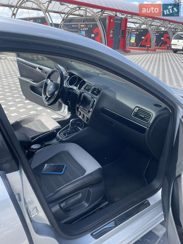 Седан Volkswagen Jetta 2016 в Полтаві